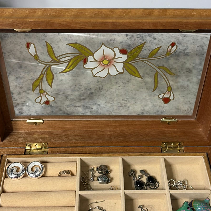 Vintage Mele Jewelry Box W Jewelry - image 3 of 21