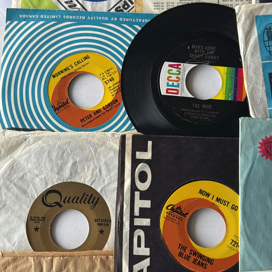 Large Assortment Of 45’s Records In case - image 24 of 32