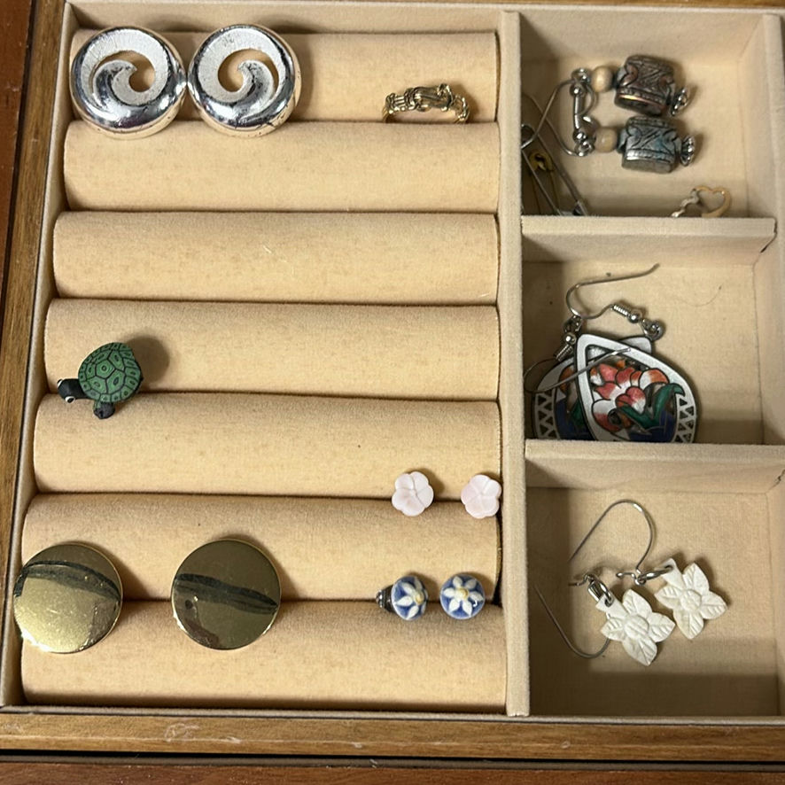 Vintage Mele Jewelry Box W Jewelry - image 5 of 21