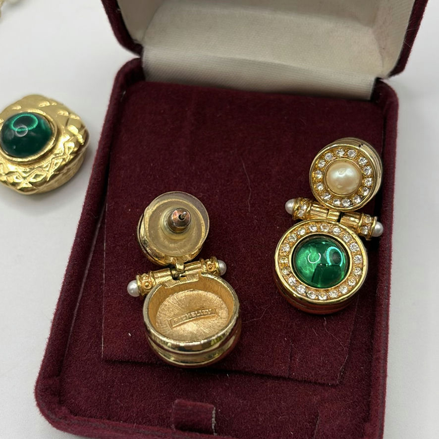 Green Jewelry Lot - image 3 of 15