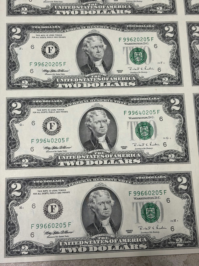 Uncut Sheet of 32 US $2 Two-Dollar Bills - Series 1995 Federal Reserve Notes - Uncirculated - image 6 of 28