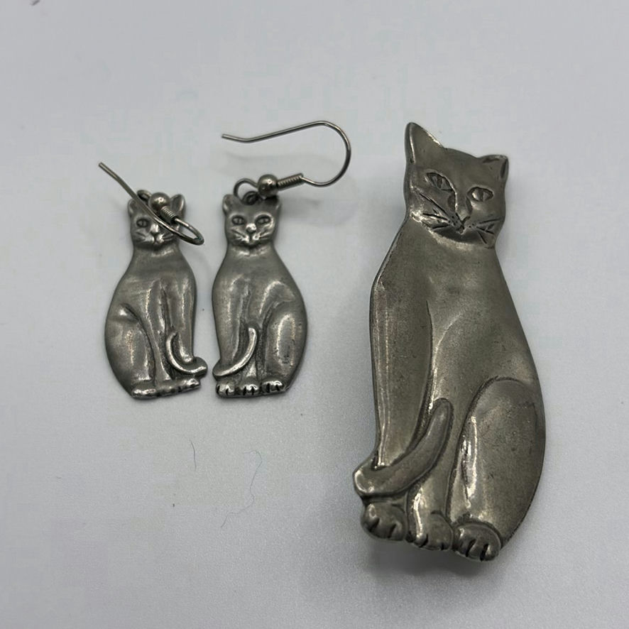 Pewter Brooches And Others - image 11 of 16