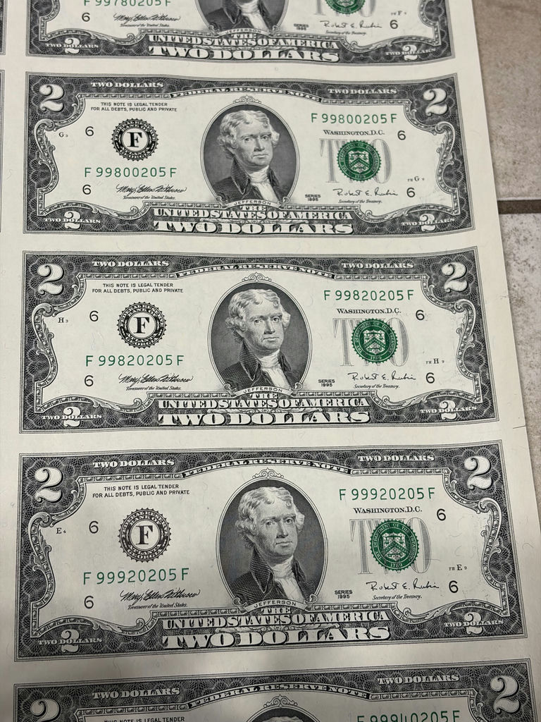 Uncut Sheet of 32 US $2 Two-Dollar Bills - Series 1995 Federal Reserve Notes - Uncirculated - image 14 of 28