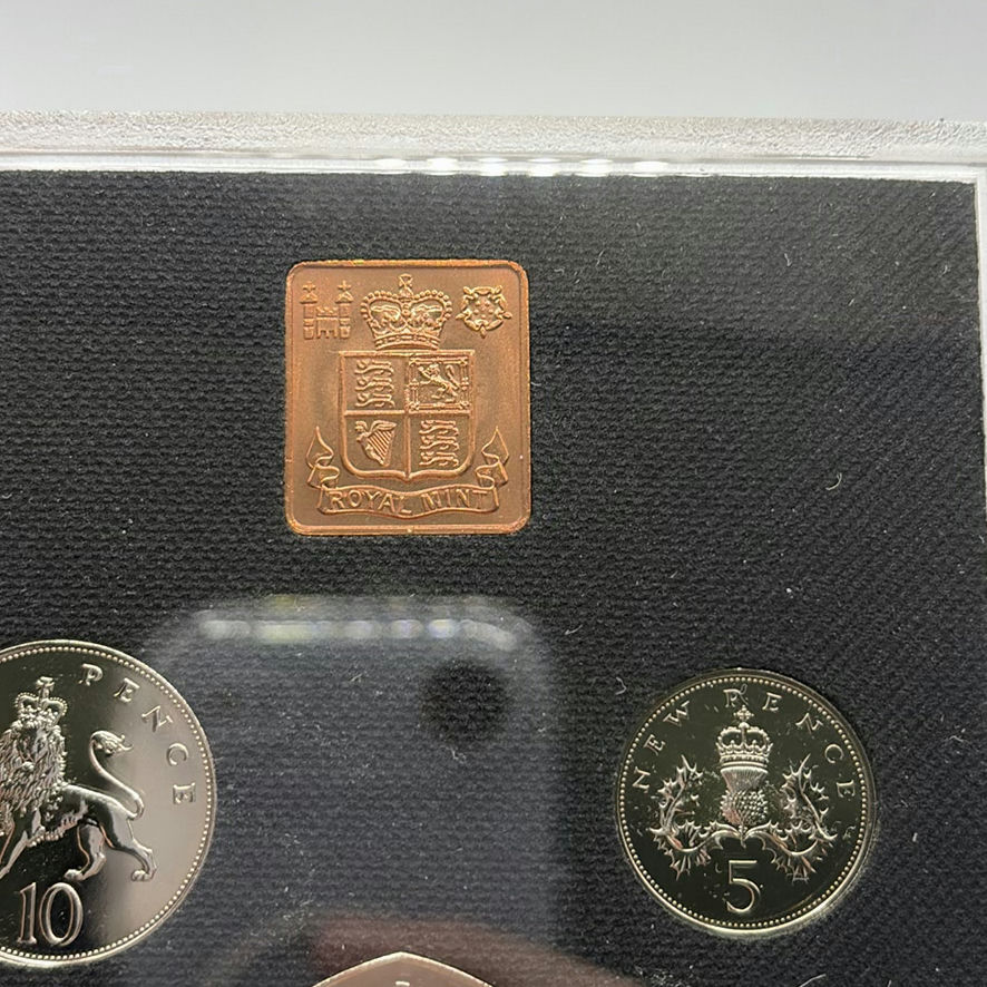 Euro Coin Set And UK Coin Set - image 10 of 12