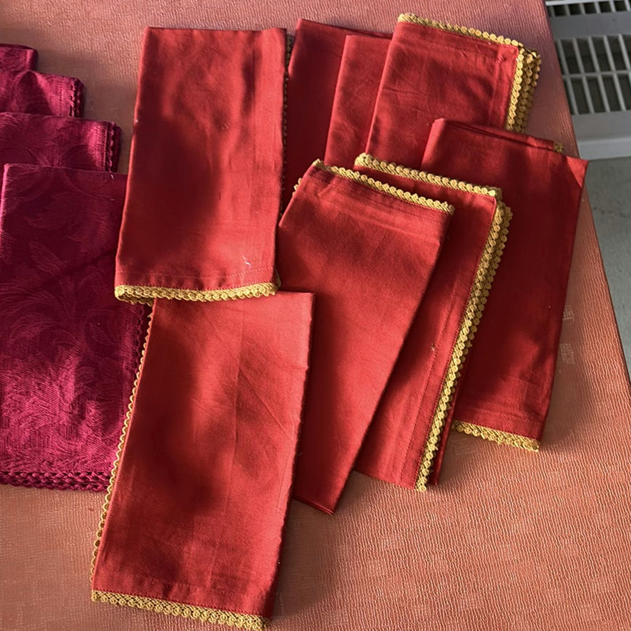 Tablecloths And Napkins - image 10 of 14