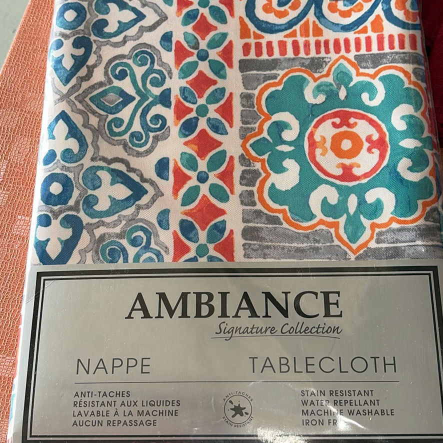 Tablecloths And Napkins - image 3 of 14
