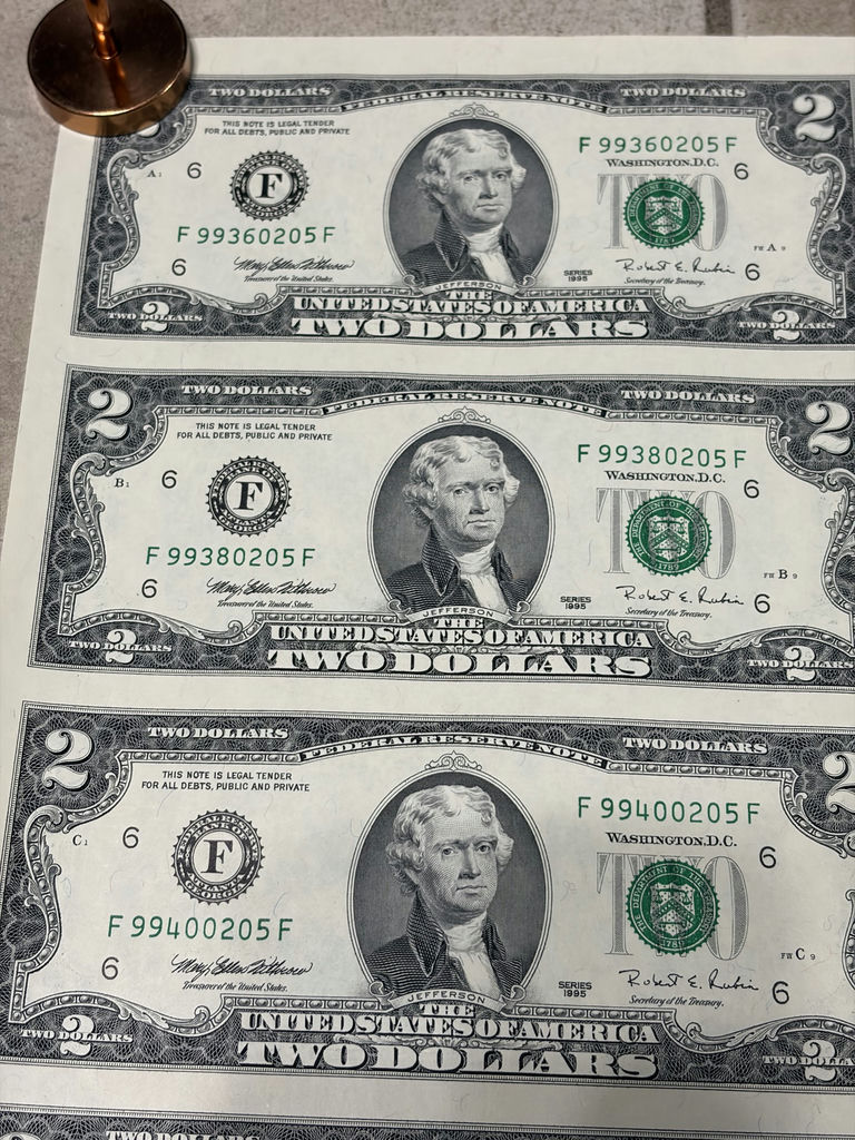Uncut Sheet of 32 US $2 Two-Dollar Bills - Series 1995 Federal Reserve Notes - Uncirculated - image 3 of 28