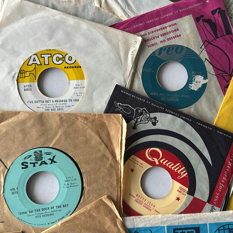 Large Assortment Of 45’s Records In case - image 22 of 32