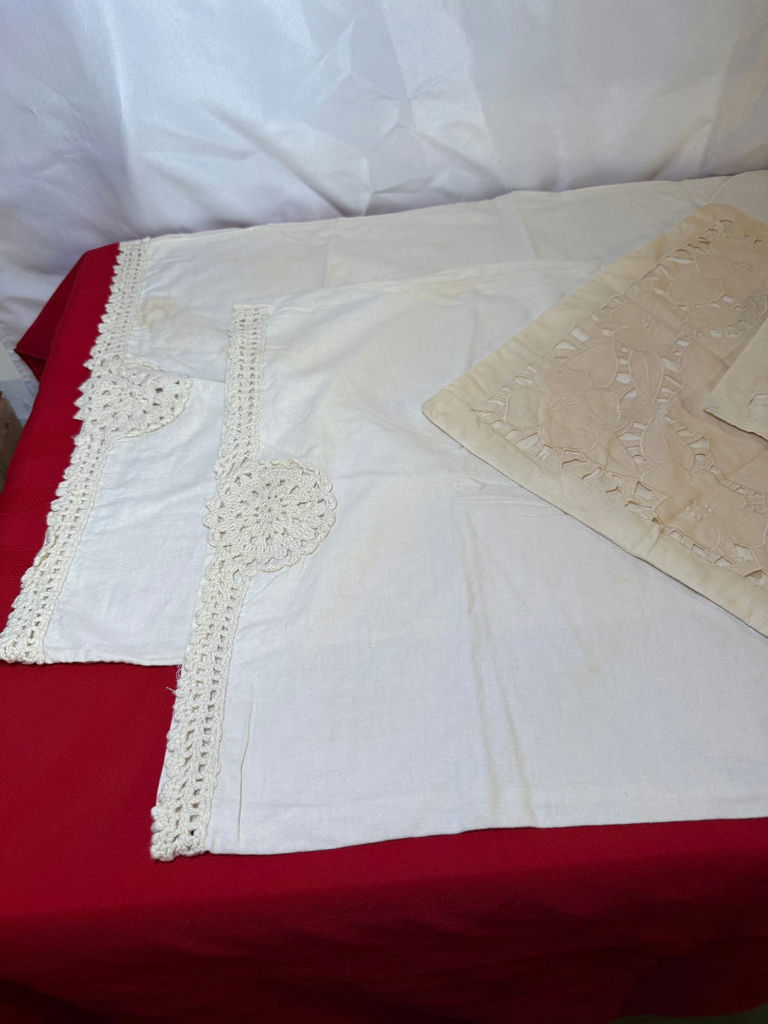 Vintage Lace And Linens - image 6 of 9