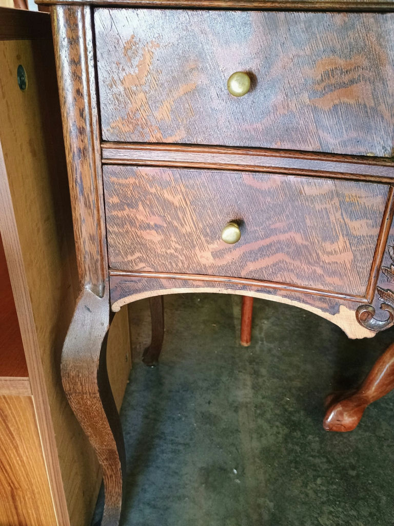 Antique Quarter Sewn Oak Dresser with Distinctive Tiger stripe grain - image 5 of 11