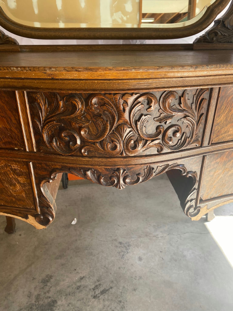 Antique Quarter Sewn Oak Dresser with Distinctive Tiger stripe grain - image 2 of 11