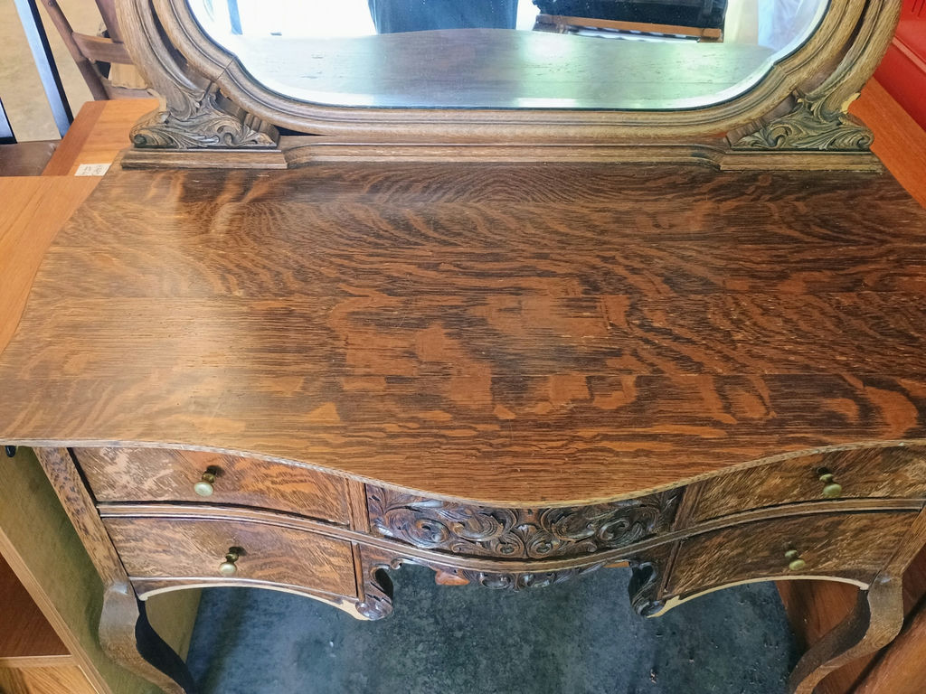 Antique Quarter Sewn Oak Dresser with Distinctive Tiger stripe grain - image 3 of 11
