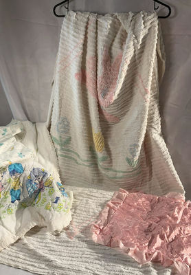 Assorted children's bedding and quilts - Image 1 of 5