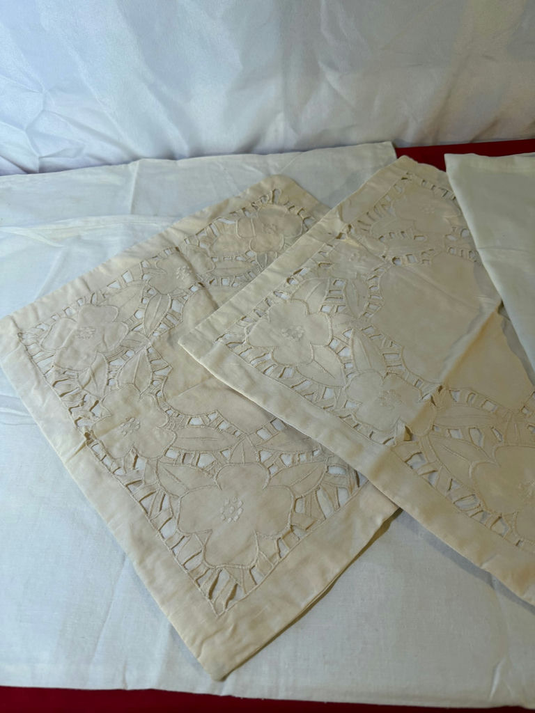 Vintage Lace And Linens - image 7 of 9