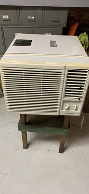 Goldstar Window AC Unit - Image 1 of 4