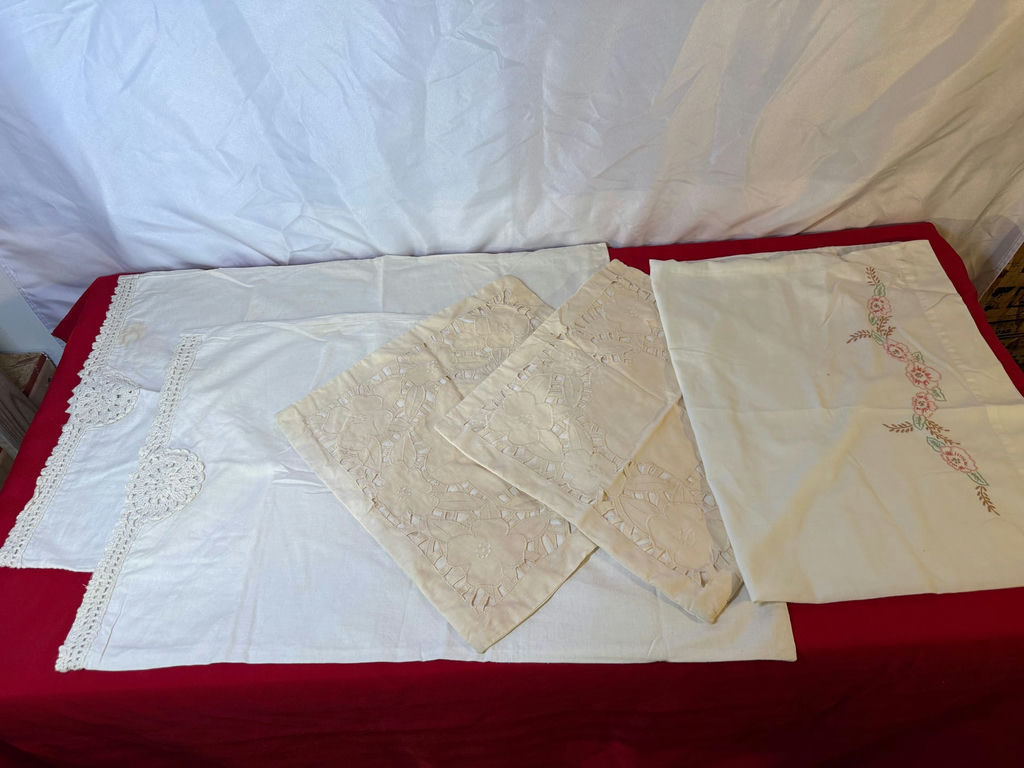 Vintage Lace And Linens - image 5 of 9