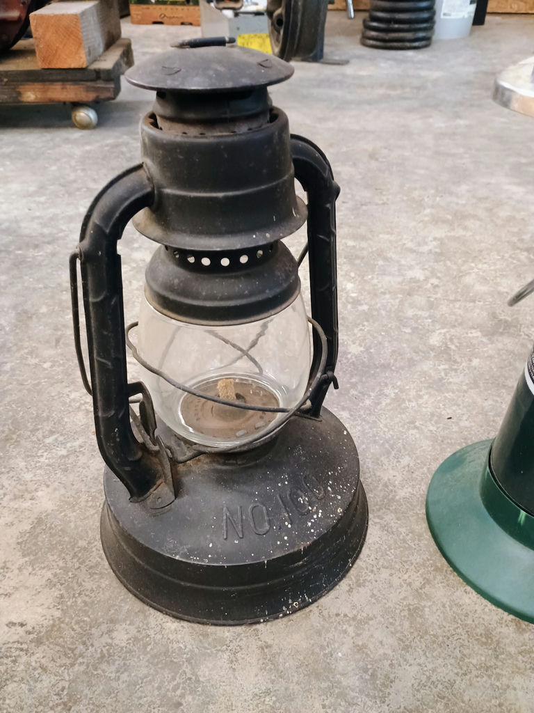 Light Weight Aluminum Lawn Chairs, cook stoves, lantern - image 5 of 7