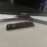 Samsung 40-inch 4K UHD Smart LED TV - thumbnail 4 of 5
