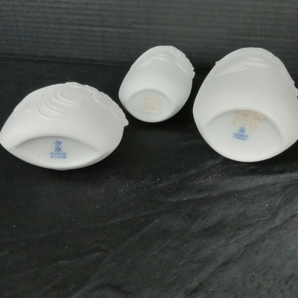 Kaiser Porzellan Bisque Vases - image 9 of 12