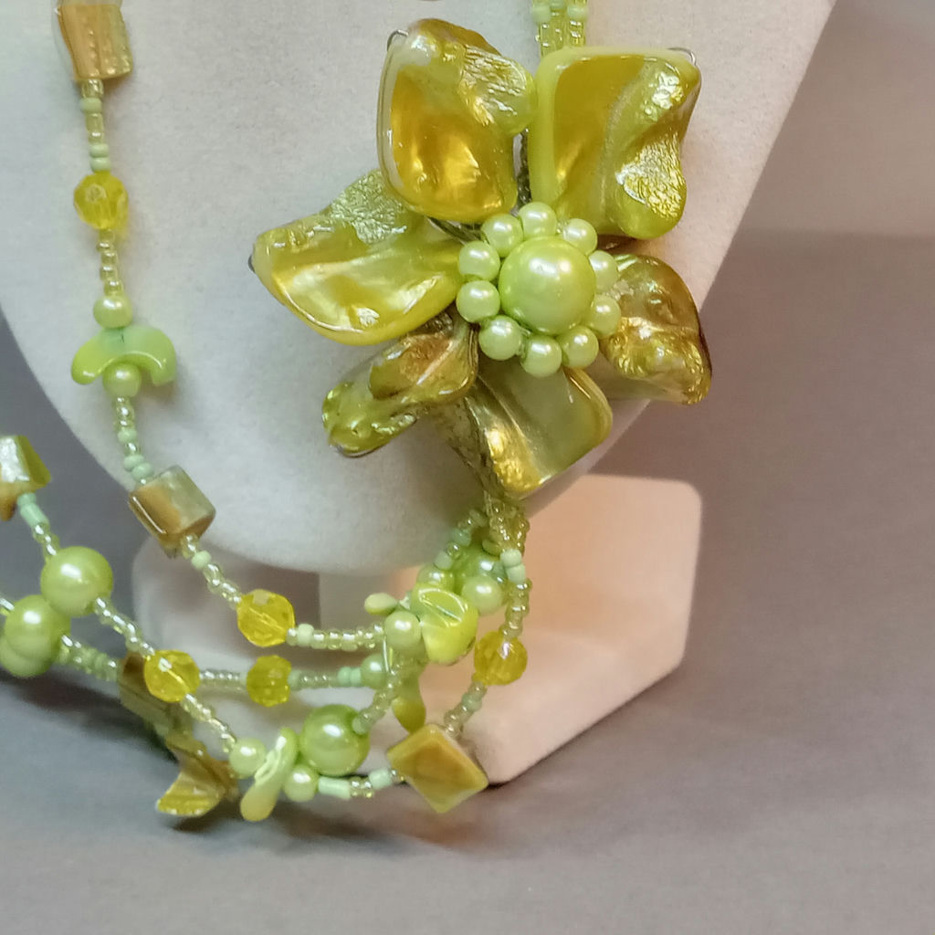 Hand Beaded Floral Jewelry - Pastels - image 8 of 18