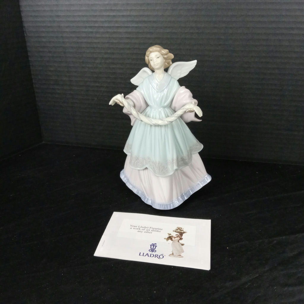 Lladro Angel w/Garland Figurine - image 2 of 6