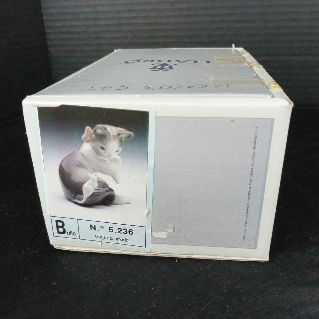 Lladro Girl w/Cat & Playful Kitten Figurines - image 11 of 12