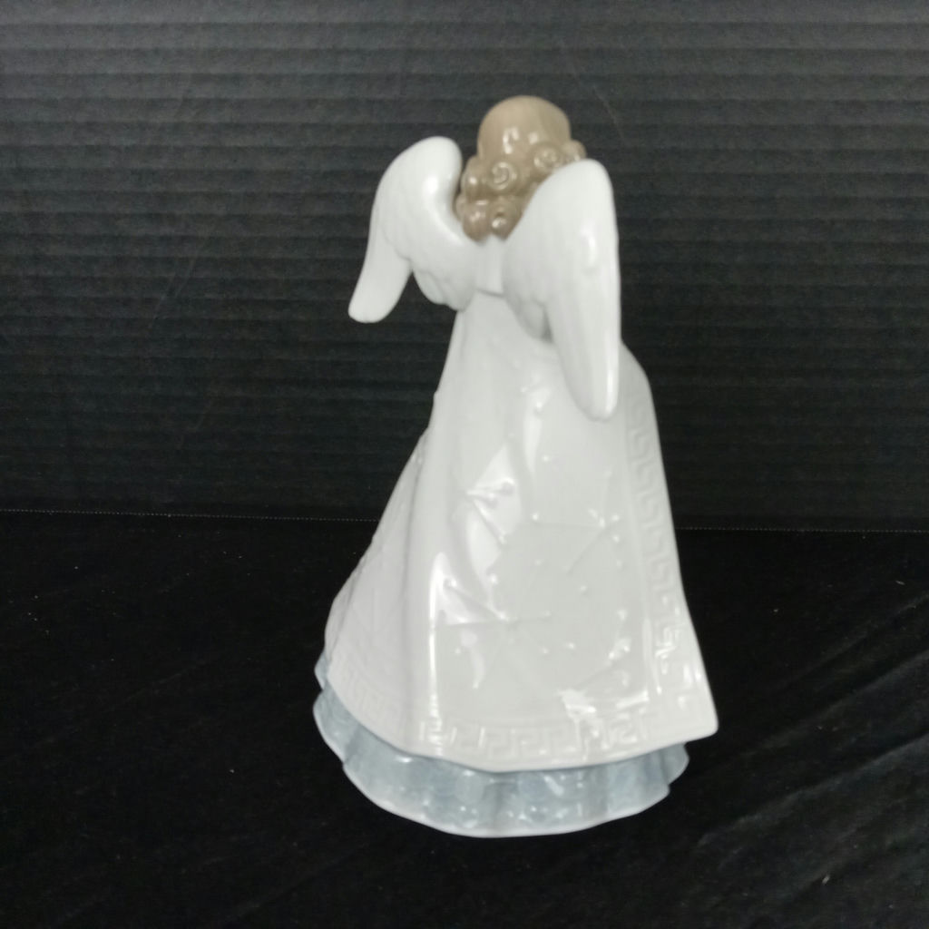 Lladro Angel w/Violin Figurine - image 3 of 7