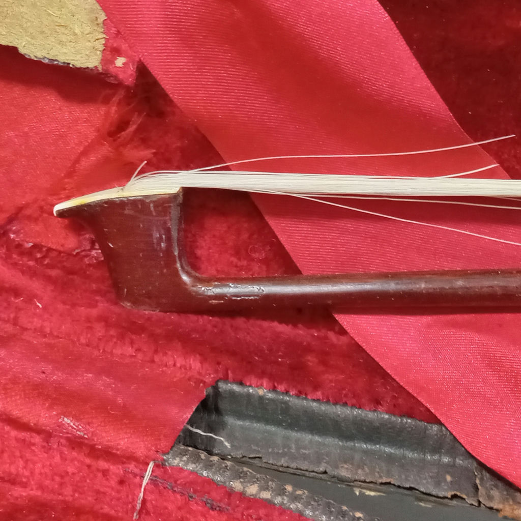 Vintage Musical Instruments - image 32 of 39