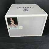 Lladro Ballet Dancers w/Flowers Figurine - thumbnail 6 of 6