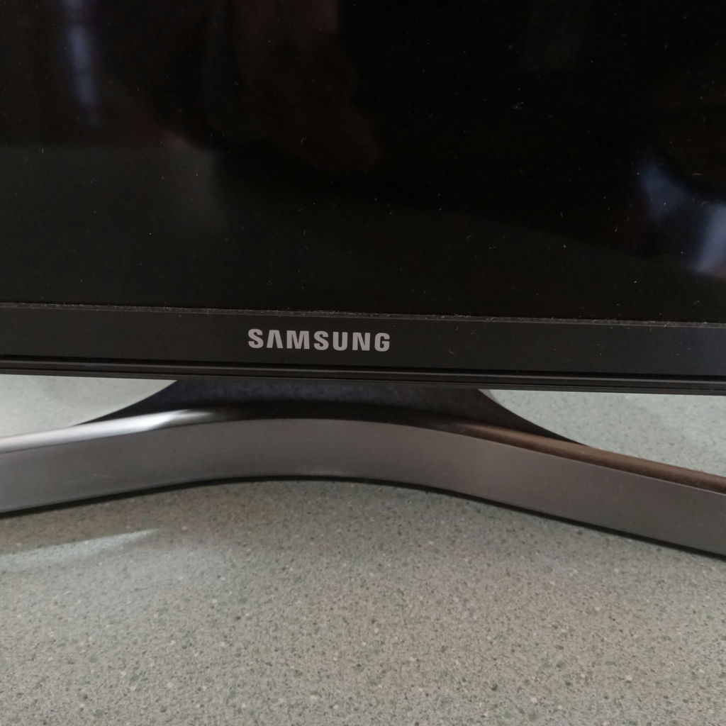 Samsung 40-inch 4K UHD Smart LED TV - image 3 of 5