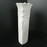 Kaiser Porzellan Bisque Vases - thumbnail 3 of 12