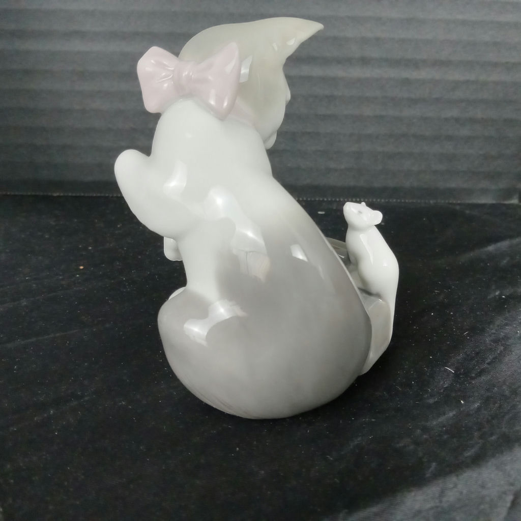 Lladro Girl w/Cat & Playful Kitten Figurines - image 3 of 12