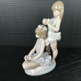 Lladro Ballet Dancers w/Flowers Figurine - thumbnail 3 of 6