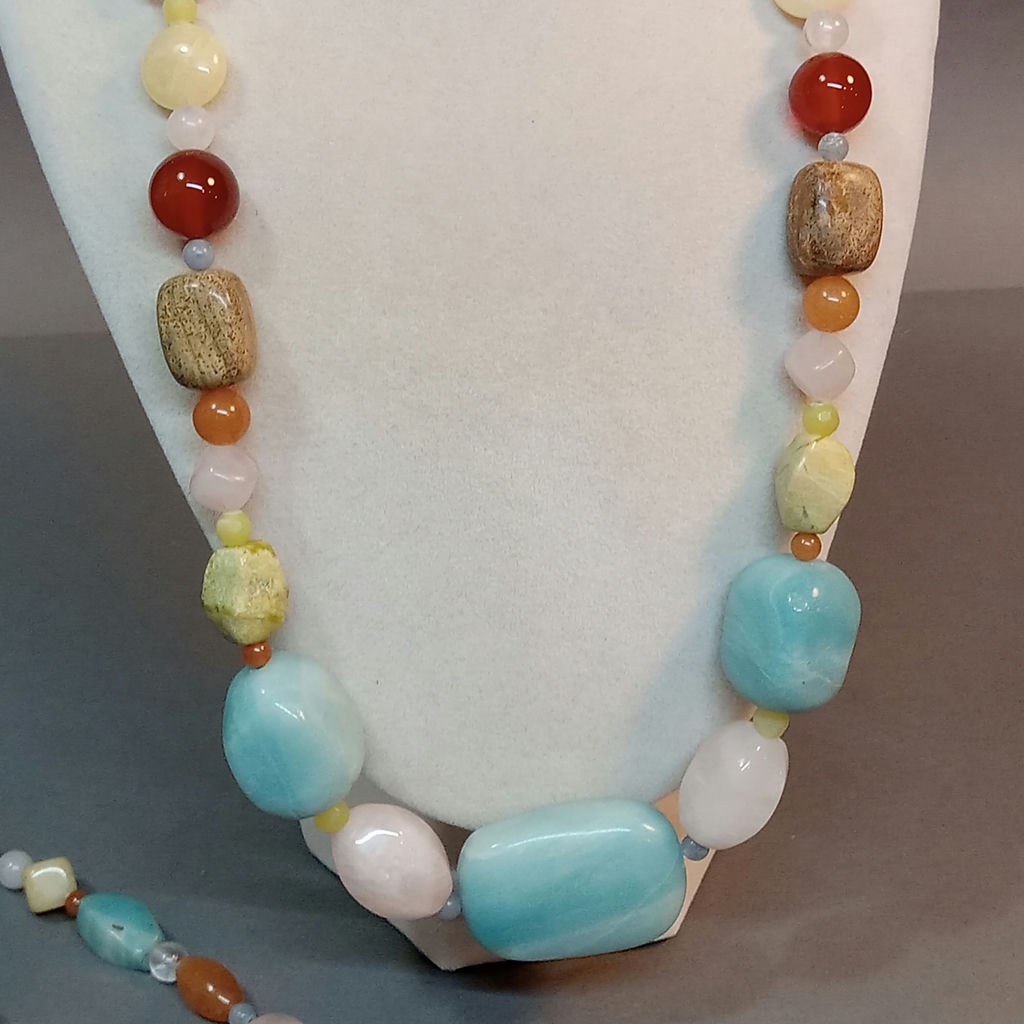 Hand Beaded Jewelry - image 14 of 15