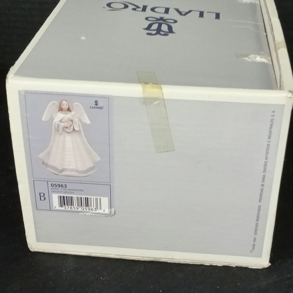 Lladro Angel w/Mandolin Figurine - image 6 of 6