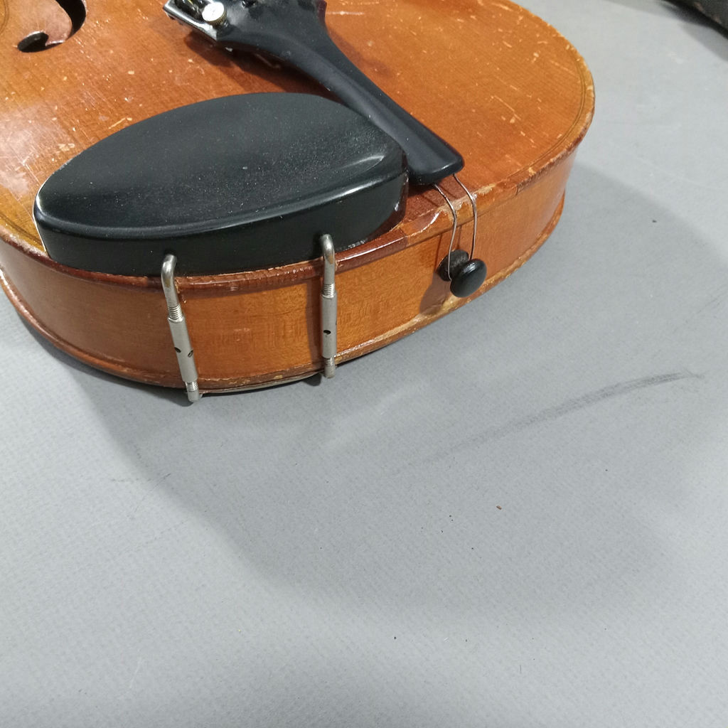 Vintage Musical Instruments - image 24 of 39