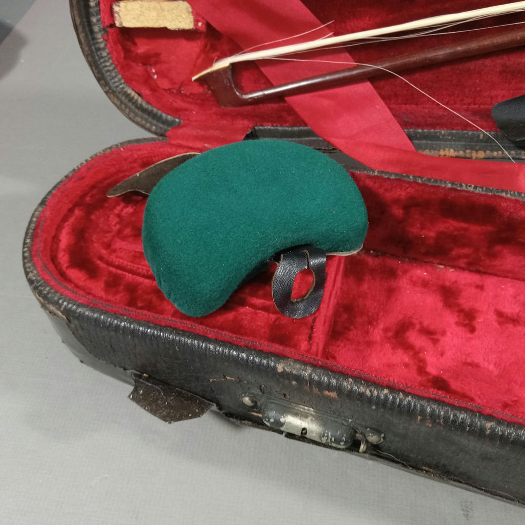 Vintage Musical Instruments - image 29 of 39