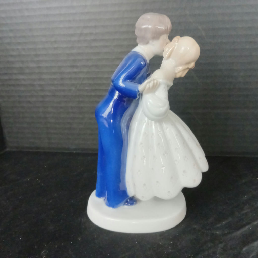 Vintage B & G Figurines - image 3 of 9