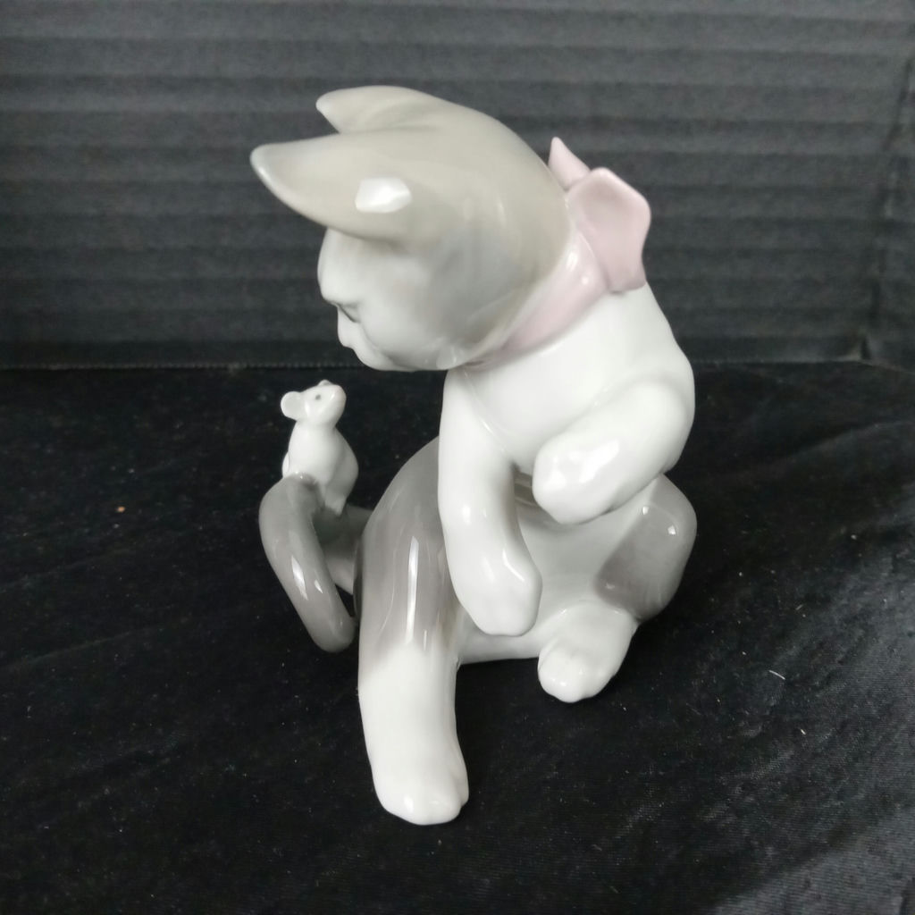 Lladro Girl w/Cat & Playful Kitten Figurines - image 4 of 12