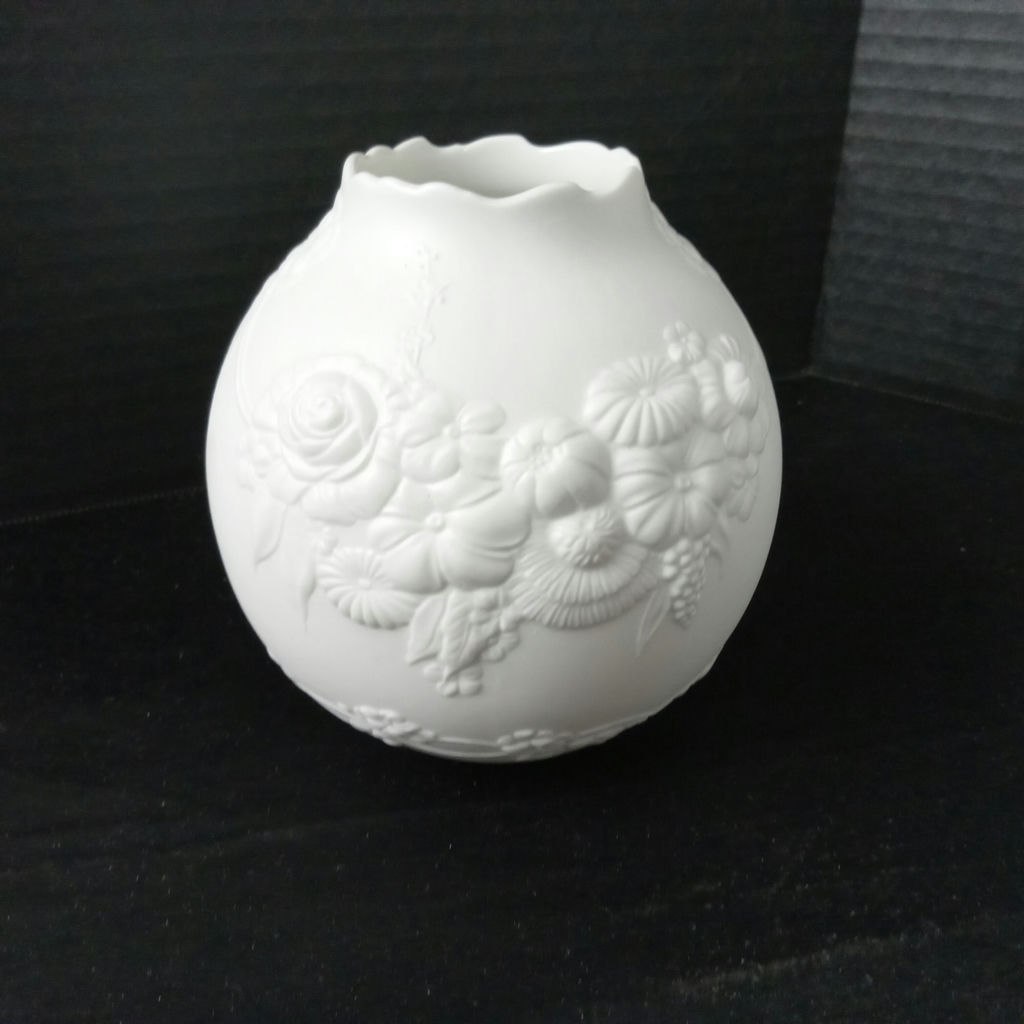 Kaiser Porzellan Vases - image 2 of 16