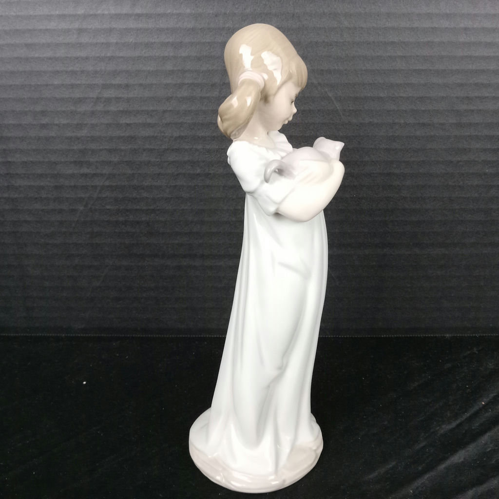 Lladro Girl w/Cat & Playful Kitten Figurines - image 7 of 12