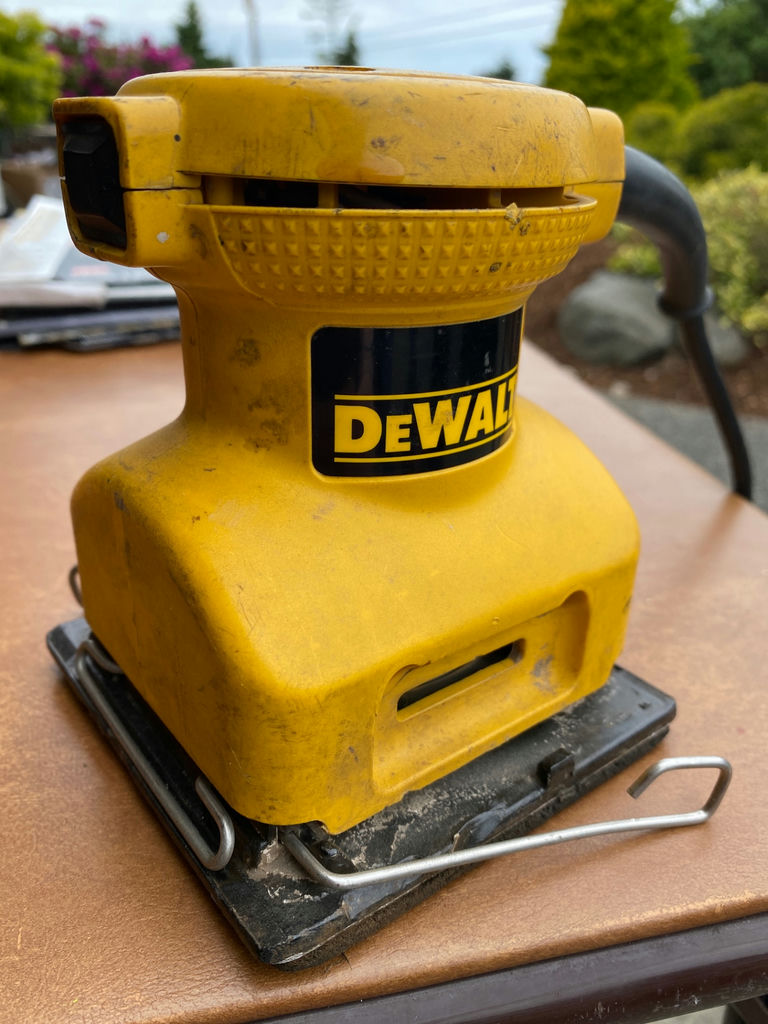 Palm Sander, Belt Sander and Accessories - image 3 of 8