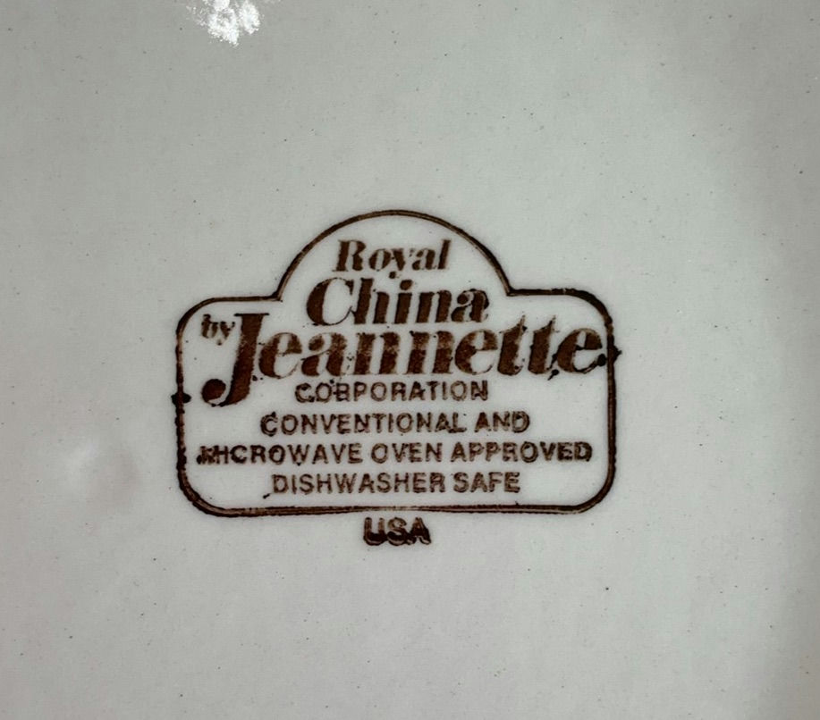 Bakeware, cookware and kitchen utensils collection - image 7 of 15