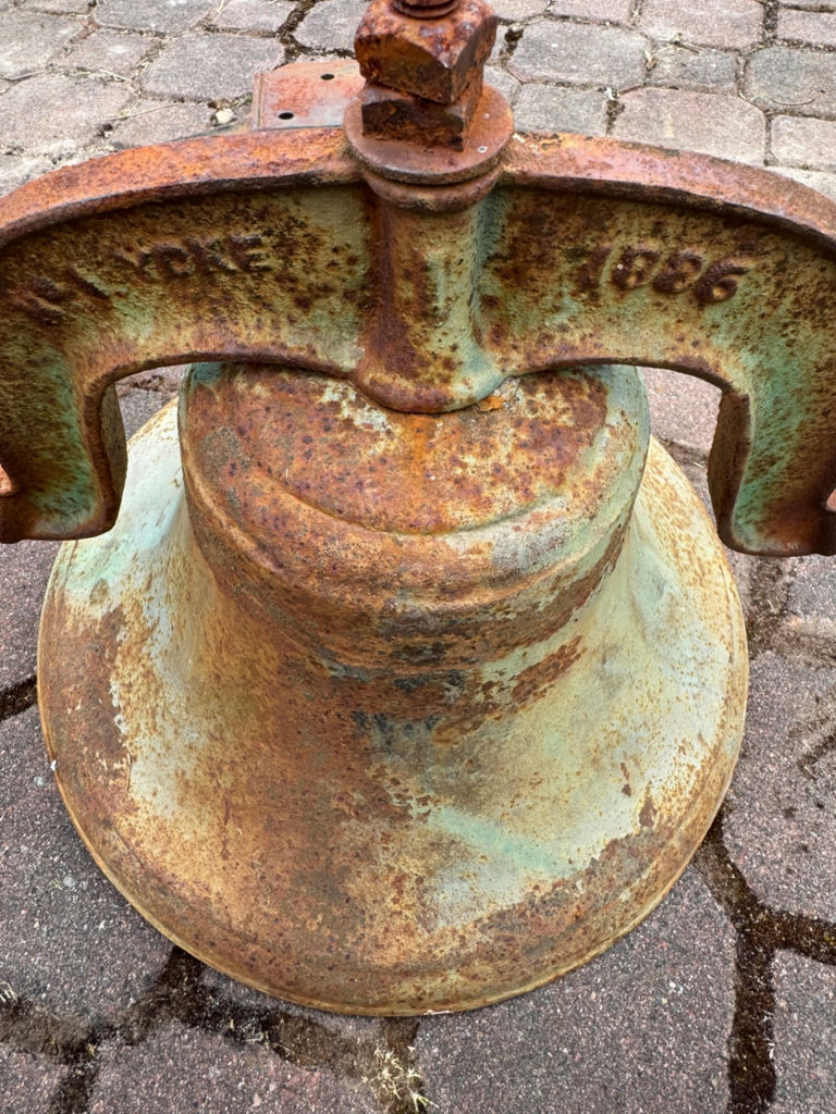 Antique 1886 Cast Iron Farm/Dinner Bell  - image 3 of 5