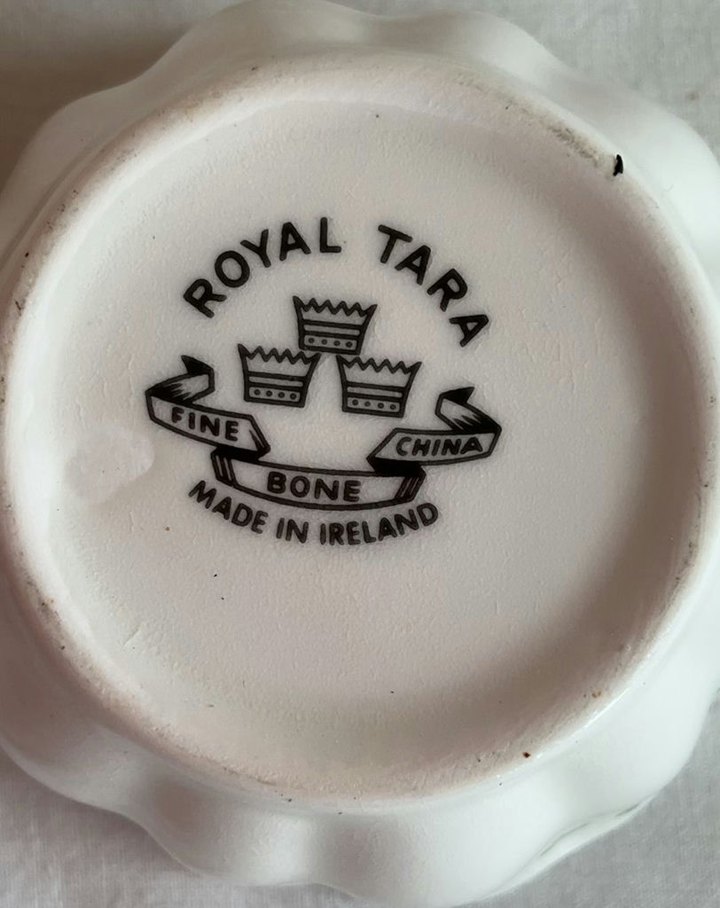 Assorted vintage porcelain china and tableware - image 12 of 14