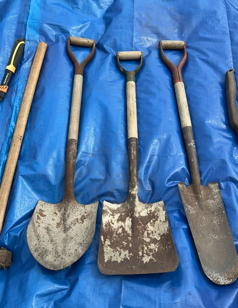 Assorted yard and garden tools - image 3 of 4