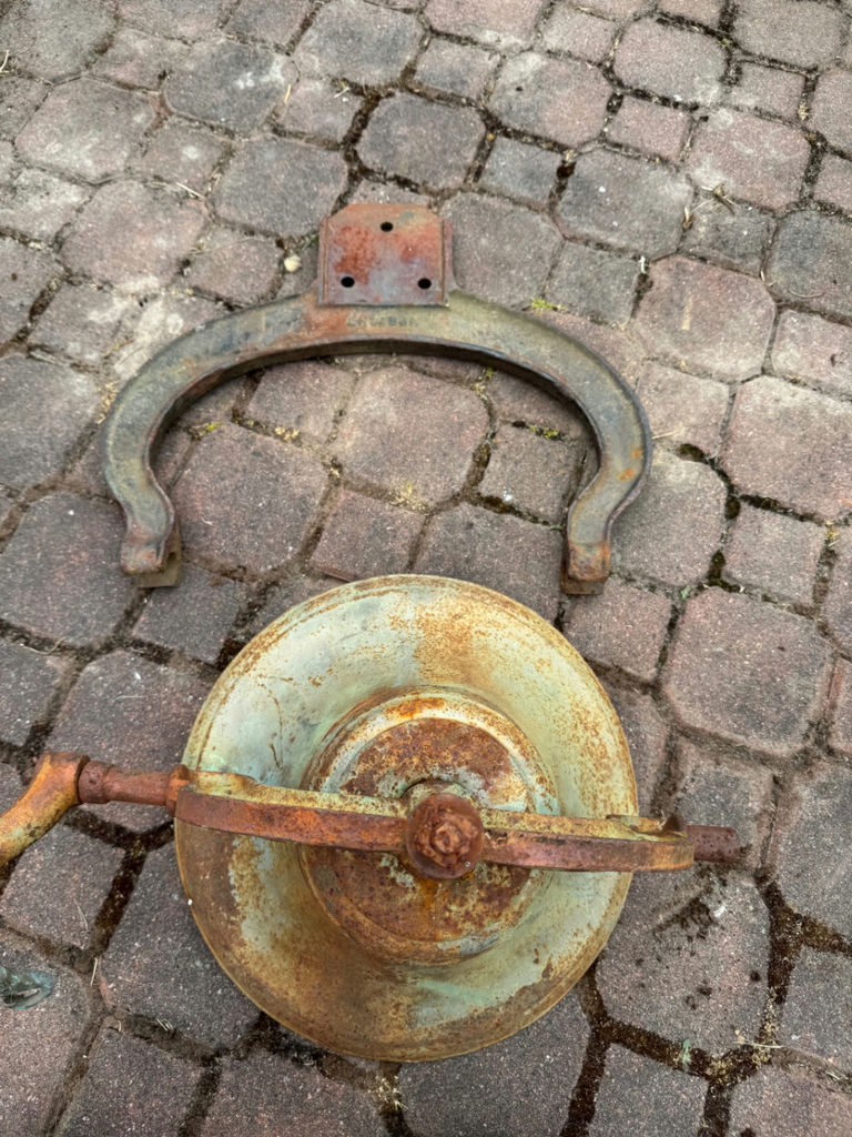 Antique 1886 Cast Iron Farm/Dinner Bell - image 5 of 5
