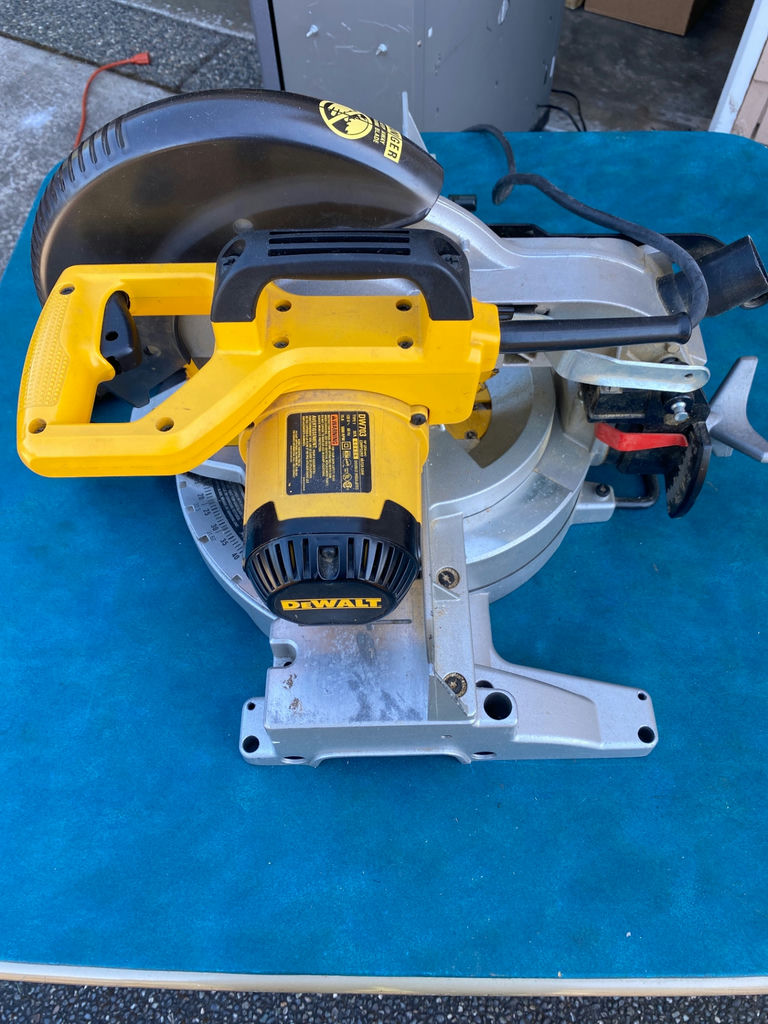 DeWalt Compound Miter Saw - image 6 of 6