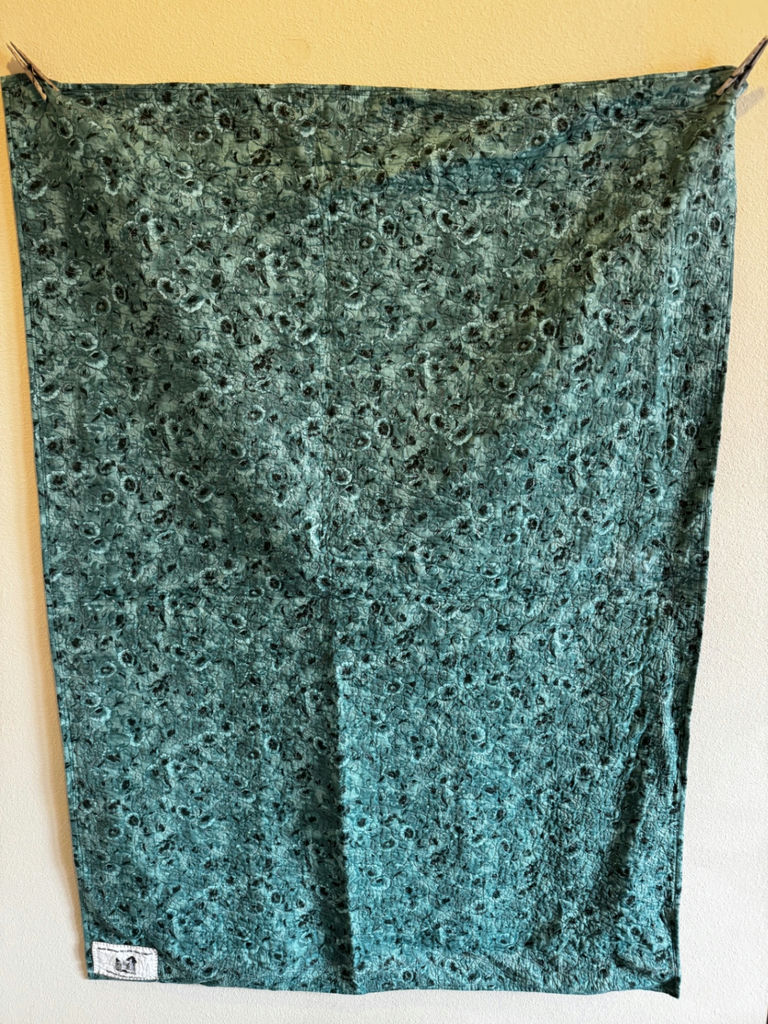 Mission Style Oak Quilt Stand with 3 Handmade Quilts   - image 11 of 12