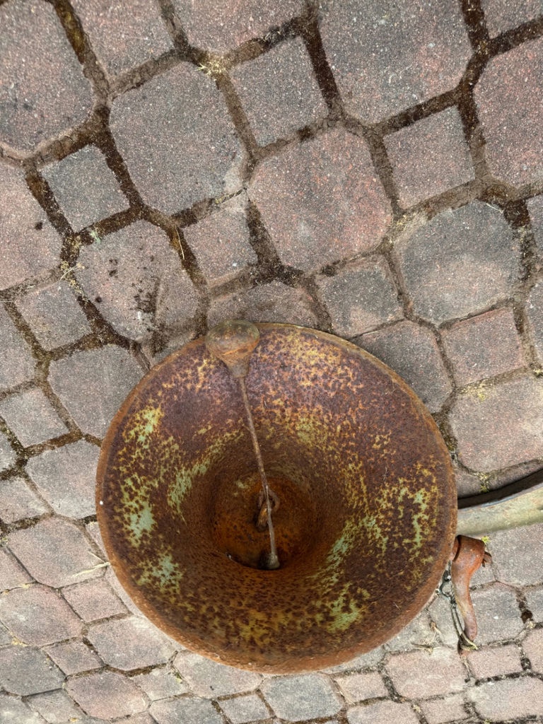 Antique 1886 Cast Iron Farm/Dinner Bell  - image 4 of 5